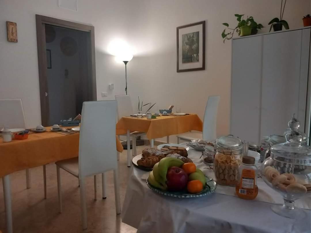 Bed and Breakfast La Valigia Sul Letto CTA Exterior foto